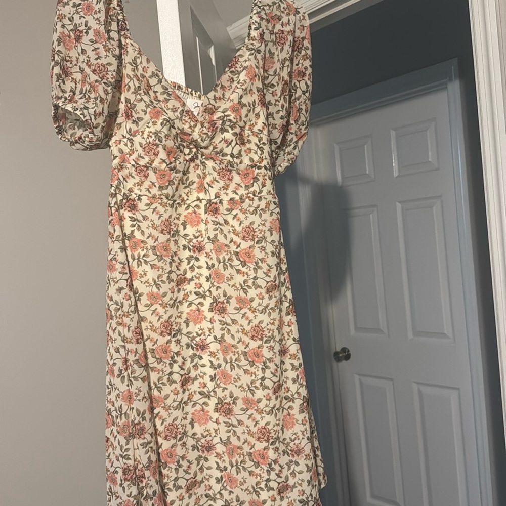 Floral print summer/spring dress. Worn once!